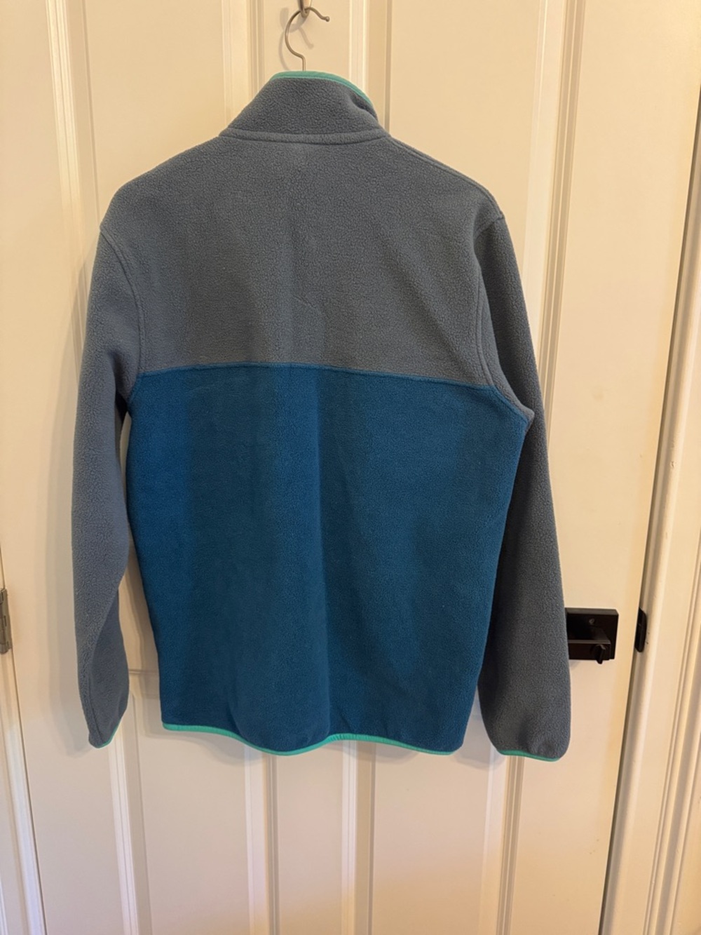 Patagonia Men’s Two-Tone Blue & Aqua Synchilla Snap-T Pullover - Picture 2 of 3